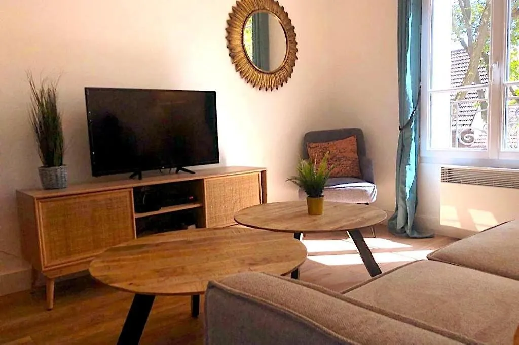 Peaceful Oasis 2 Bedrooms Center-Station Rer 3 Min Aulnay-sous-Bois