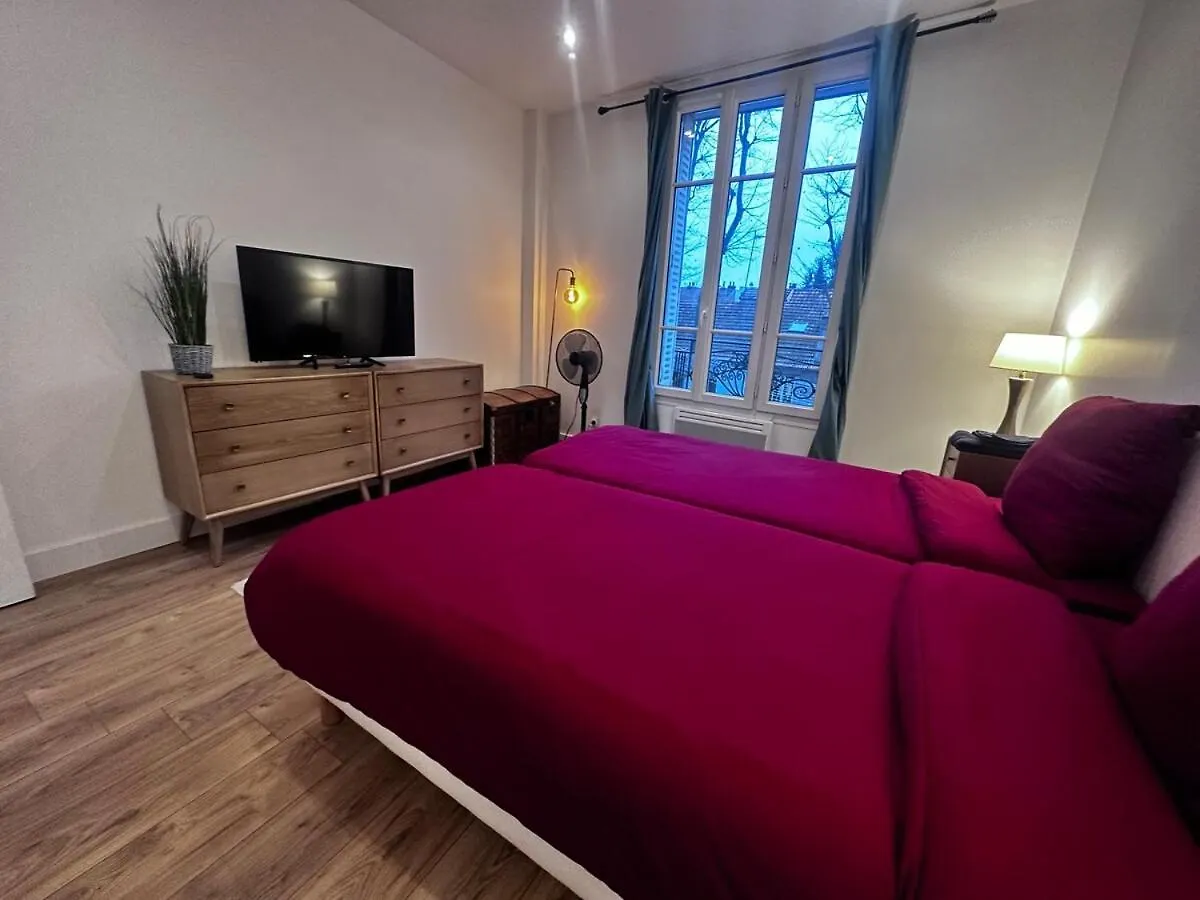 Peaceful Oasis 2 Bedrooms Center-Station Rer 3 Min Aulnay-sous-Bois Apartment