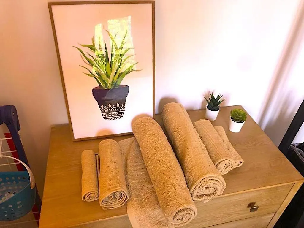 Peaceful Oasis 2 Bedrooms Center-Station Rer 3 Min Aulnay-sous-Bois