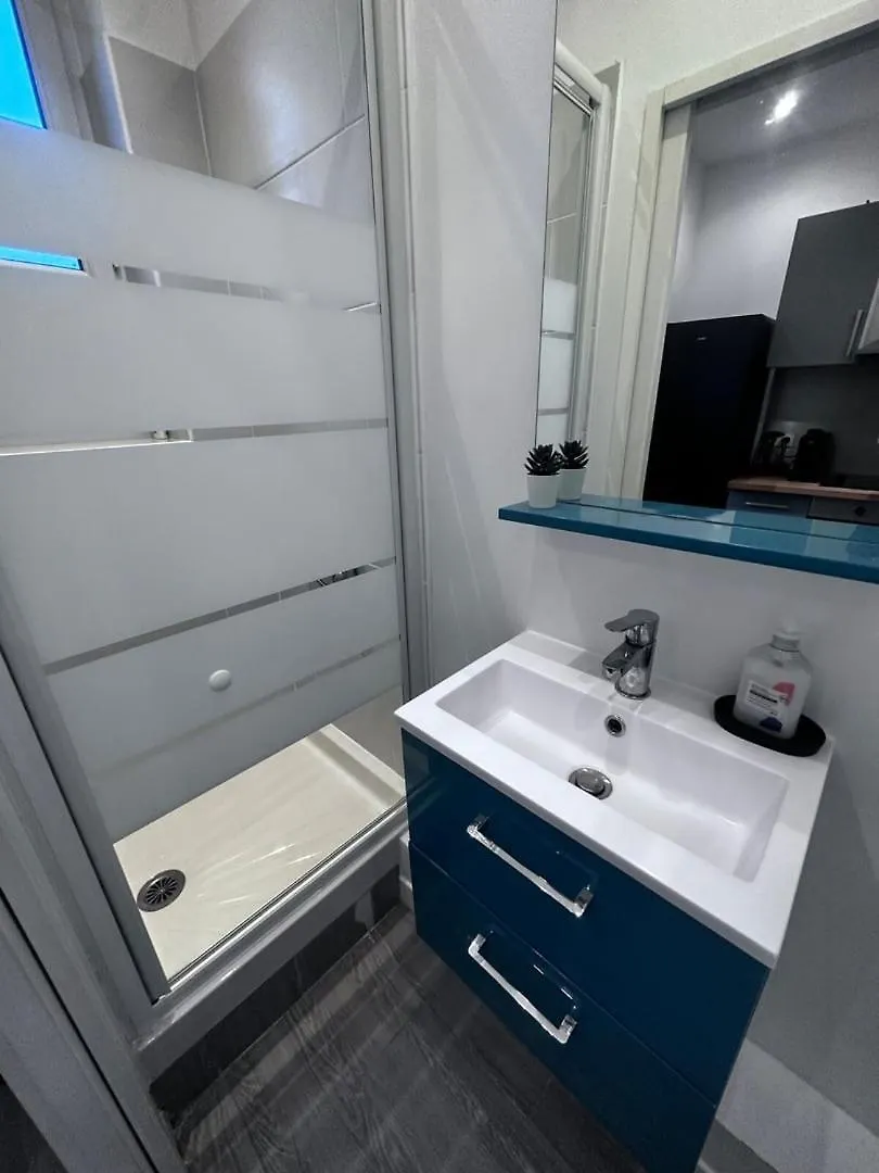 Apartment Peaceful Oasis 2 Bedrooms Center-Station Rer 3 Min Aulnay-sous-Bois